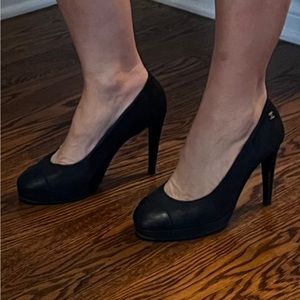 Authentic Chanel pumps in nubuck suede. Right heel needs repair.
